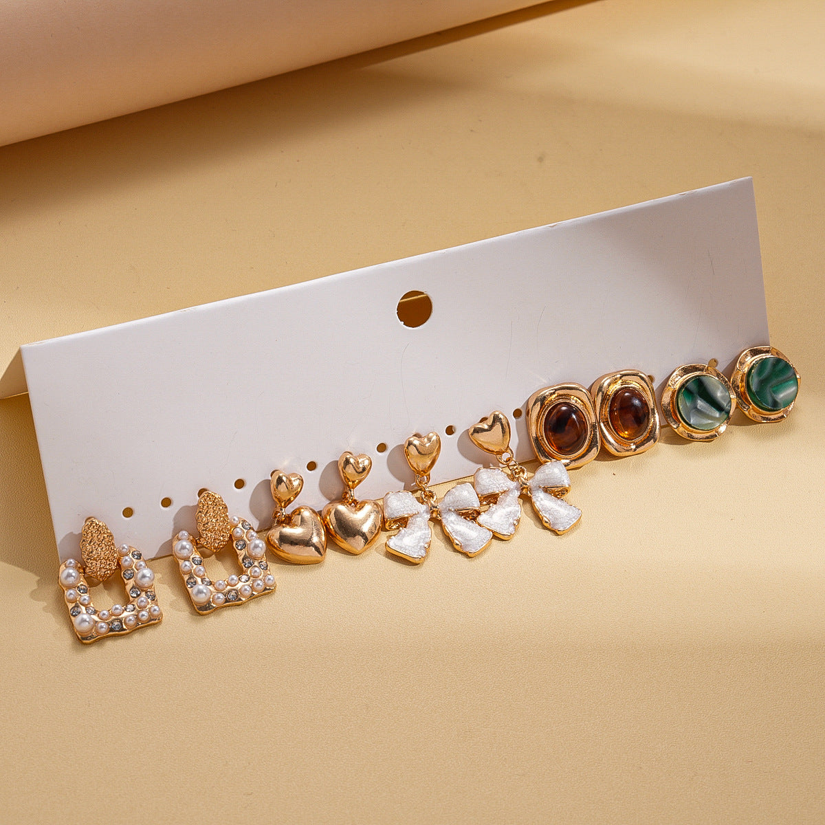 Women's Round Flower Pearl Light Luxury High-grade Earings Earrings