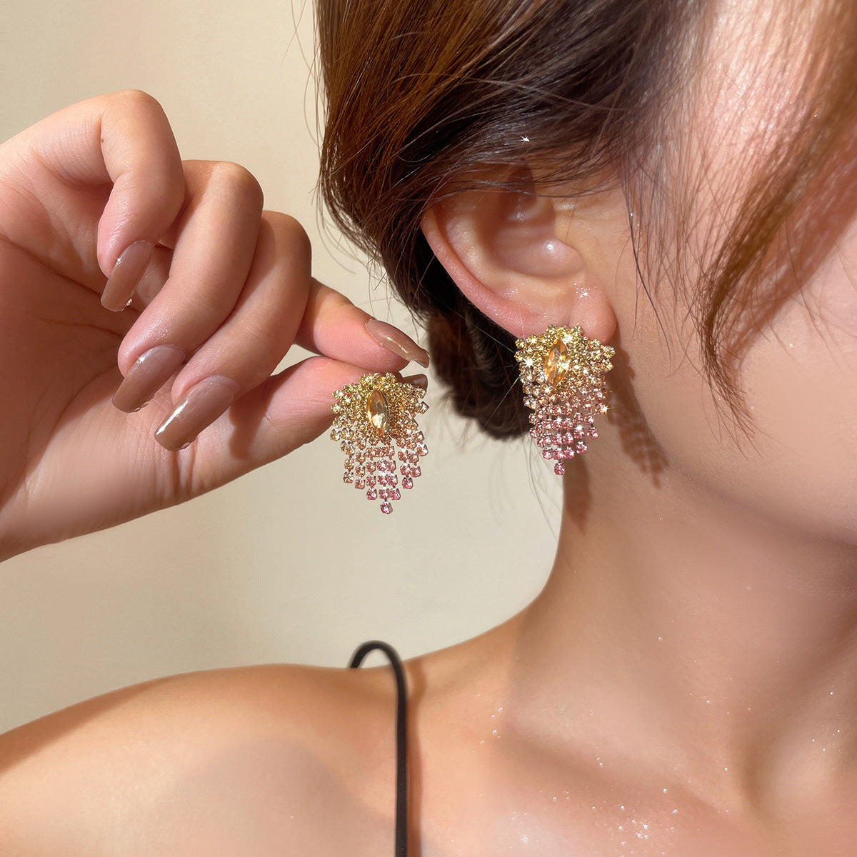 Women's Simple Personality Sparkling Full Rhinestone Tassel Earrings