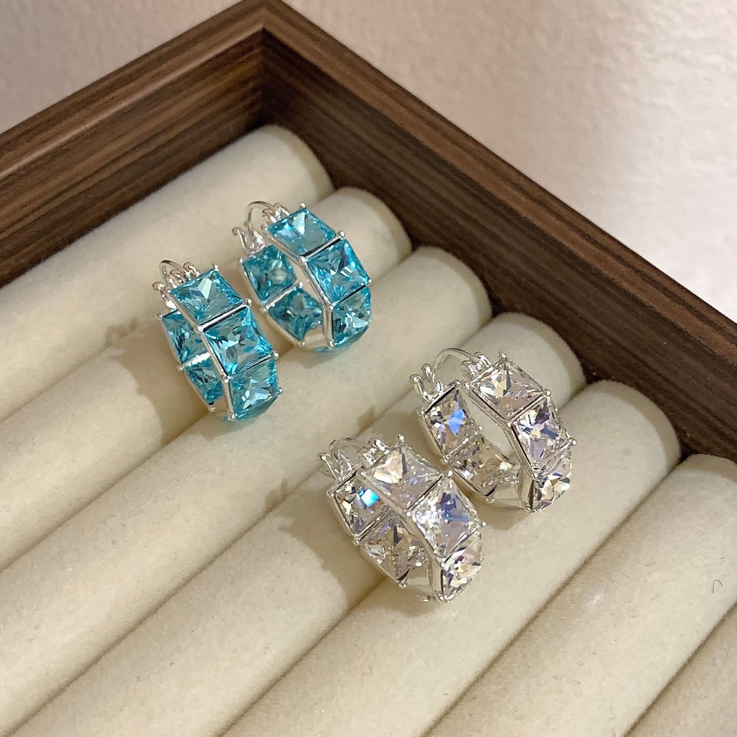 Light Luxury Blue Zircon Square Clip Ear Buckle