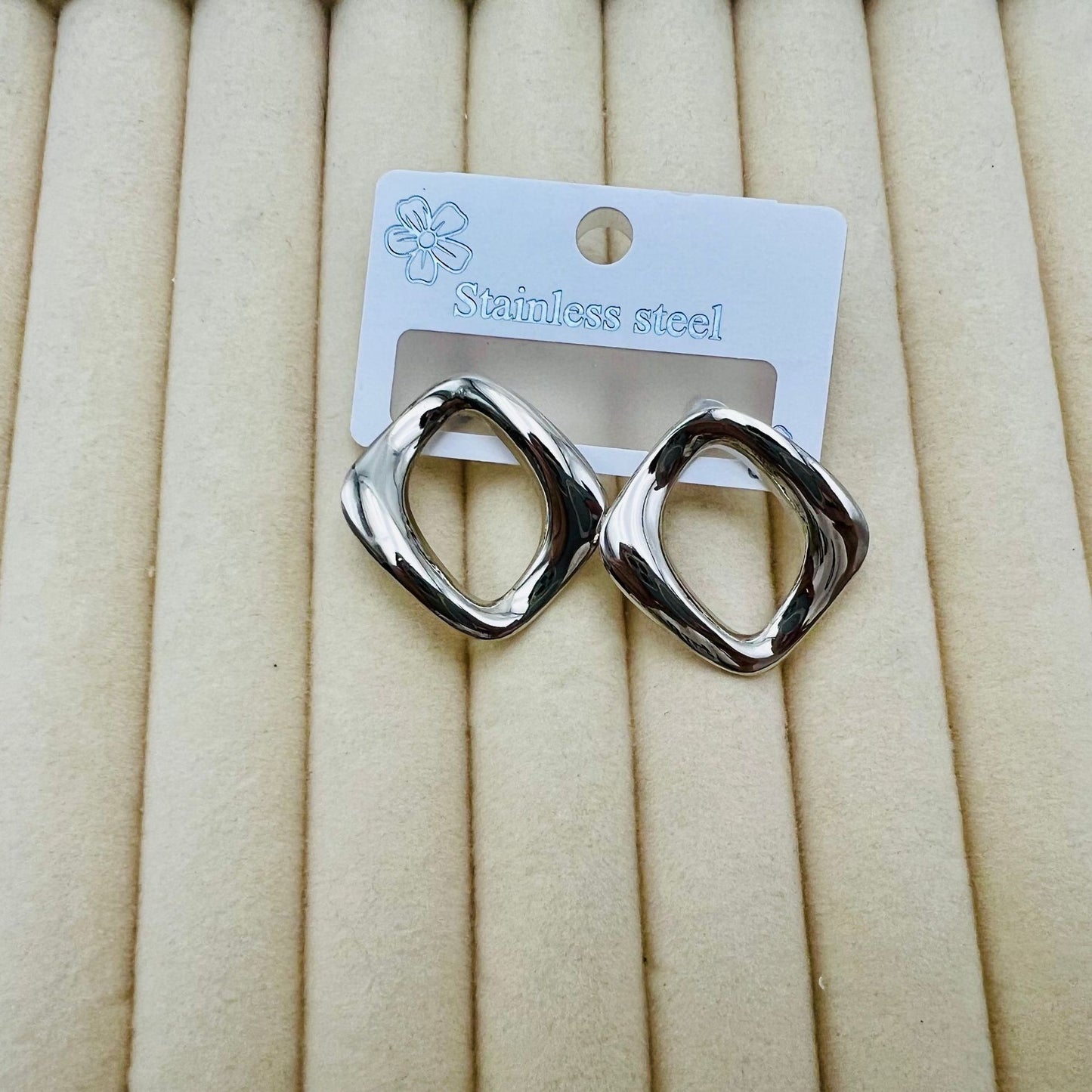 Light Luxury Gold Geometric Ear Female Personality Stud Earrings
