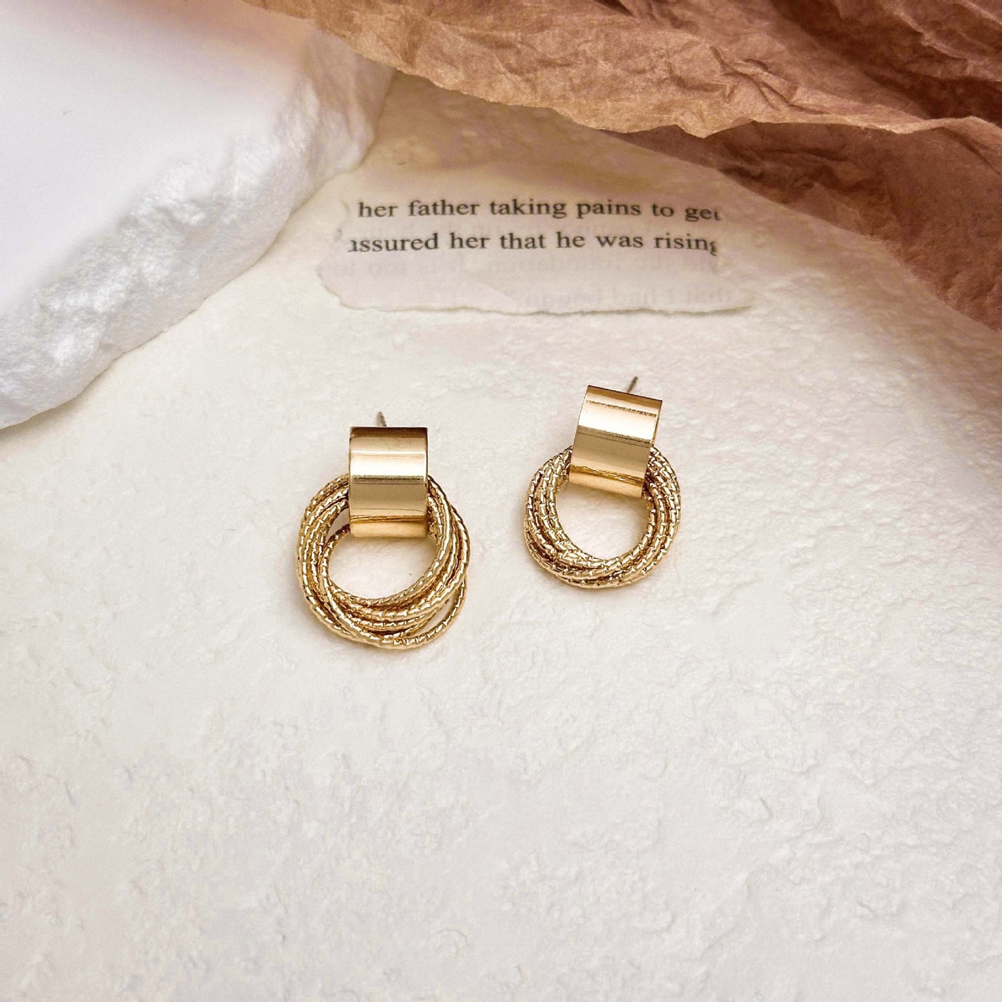 Fashionable Metal Texture Light Luxury Simple Earrings