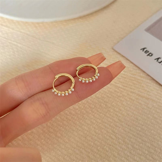 Women's Simple Compact Pearl Clip Trendy Temperament High Grade Elegant Earrings