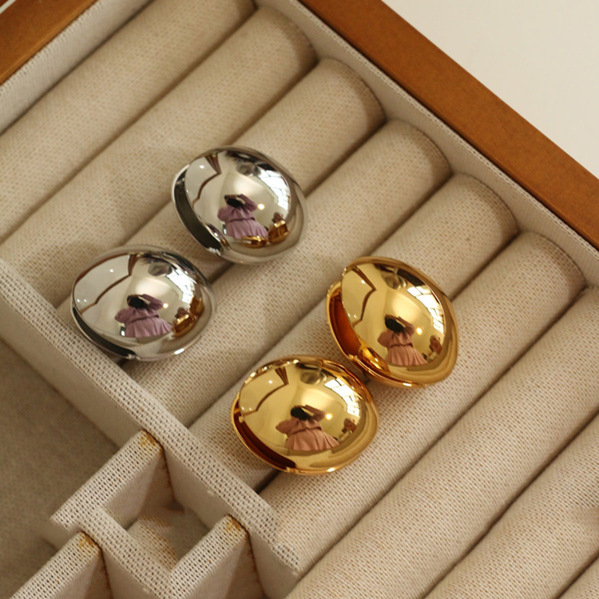 French Retro Gold Egg Shell Cool Ear Buckle