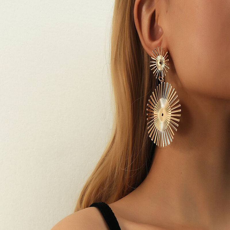 Exaggerated Fireworks Irregular Personality Creative Circle Stud Earrings