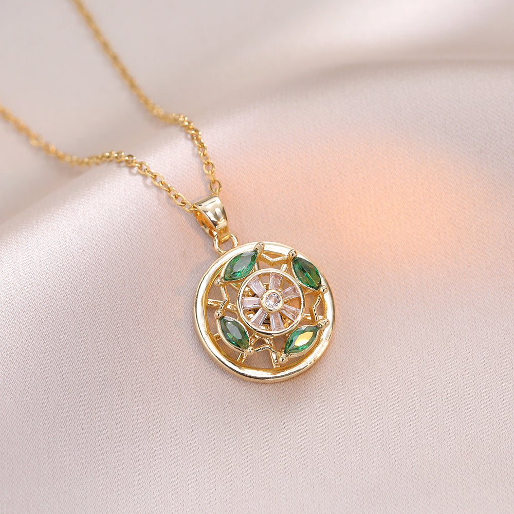 Female Style Emerald Rotating Temperament Turn Necklaces