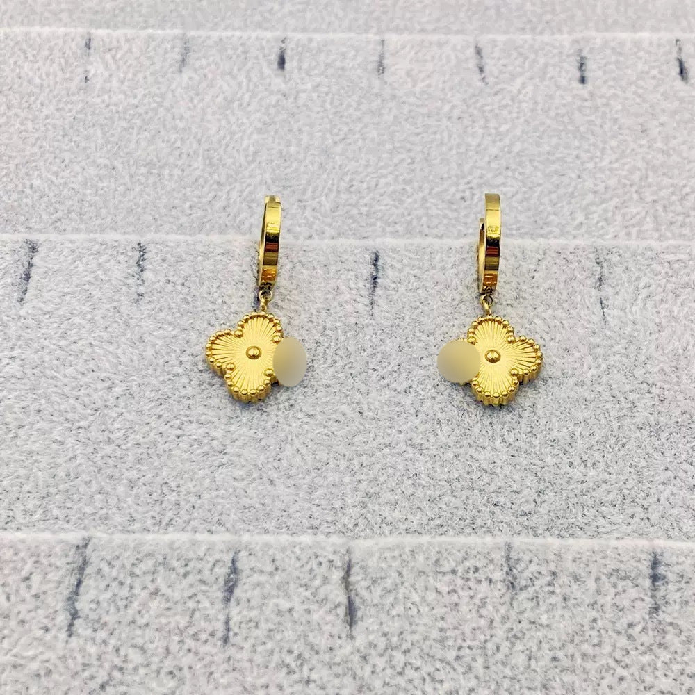 Women's High-grade Ear Clip Light Luxury Niche Design Titanium Steel No Earrings