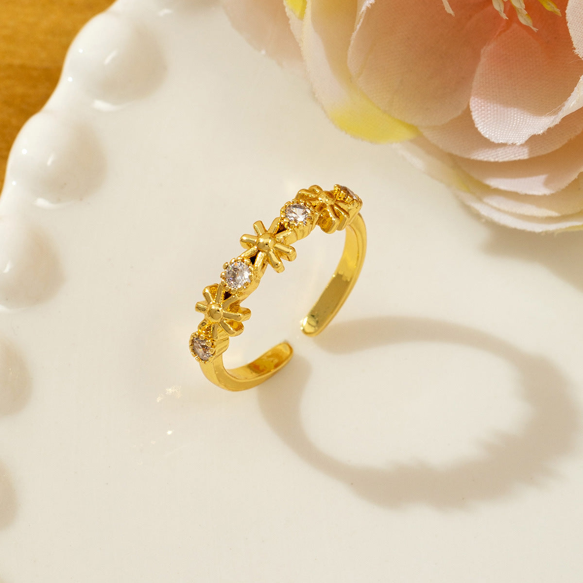 Luxury Cross Design Fashion Open High Sense Index Ring