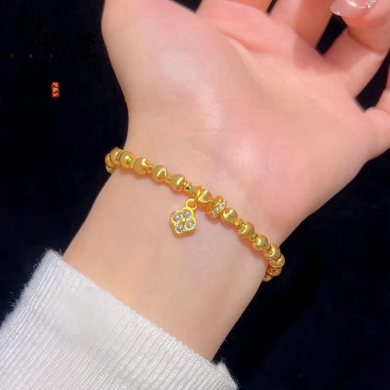 Drill Four-leaf Clover Flashing Cat Eye Bracelet