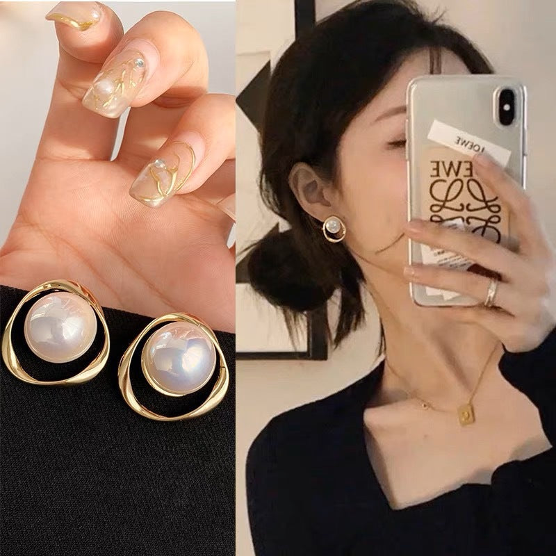 Women's Pearl French Minority Retro Affordable Luxury Stud Earrings