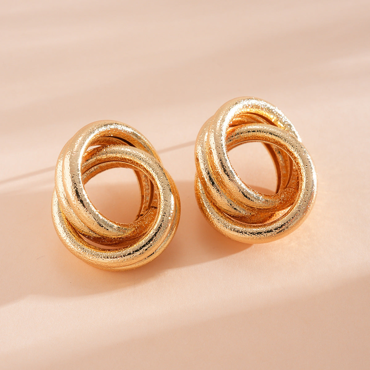 Geometric Cut Heart-shaped Oval Irregular Design Versatile Light Stud Earrings
