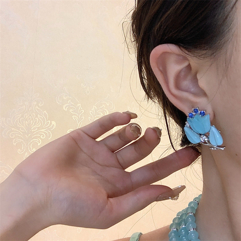 Blue Beaded Summer Cool Light Lily Necklace