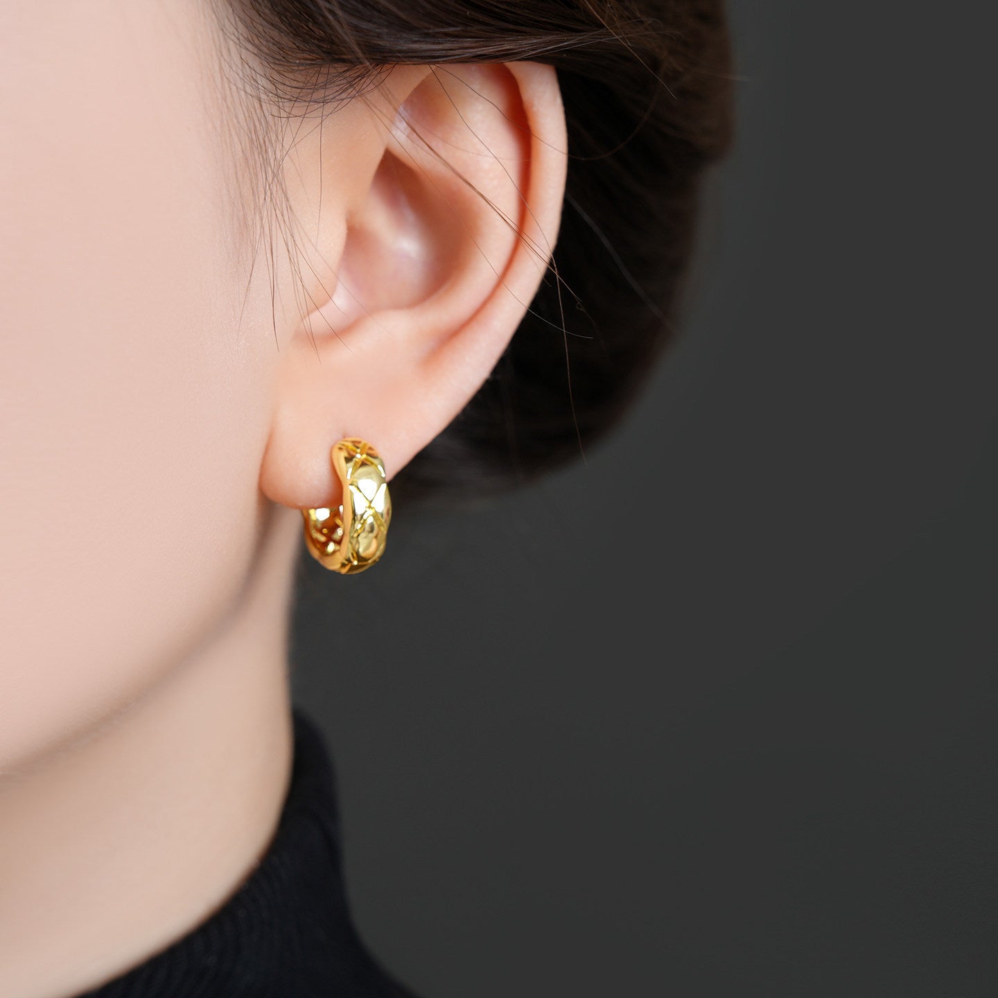 Women's Diamond Plaid Small Circle Light Luxury High-grade Temperament Ear Clip Earrings