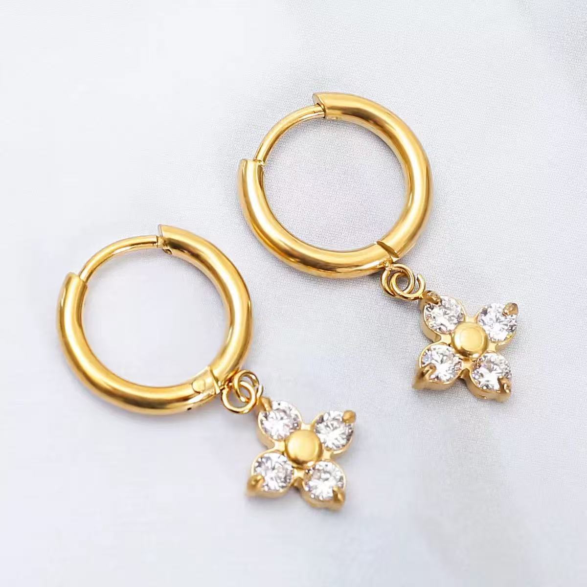Women's Trendy Sophisticated Type Ear Clip French Earrings