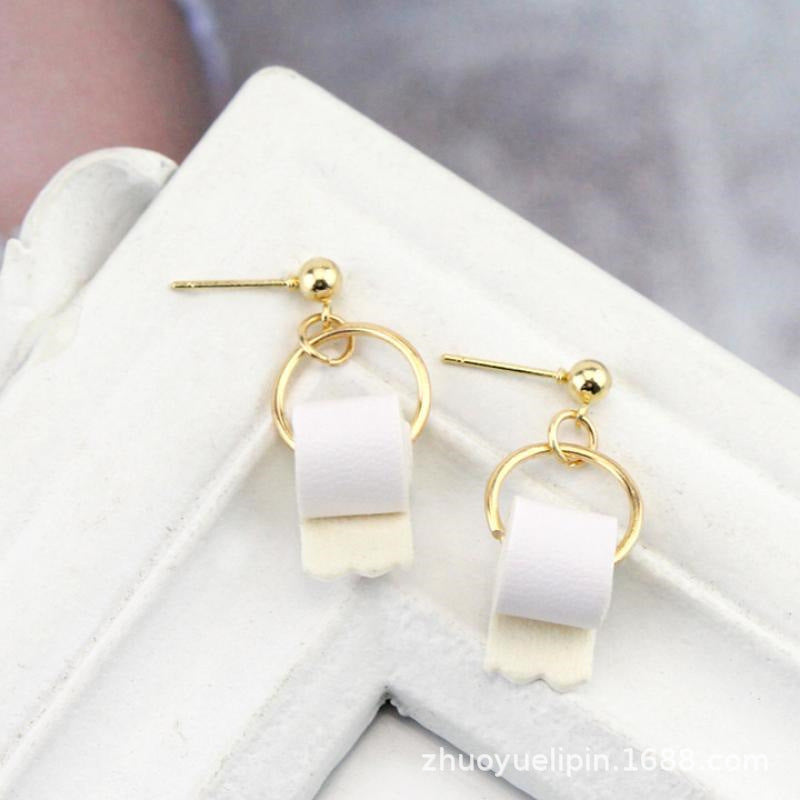 Pair Of Fashion Stylish Personalized Toilet Web Roll Stud Earrings