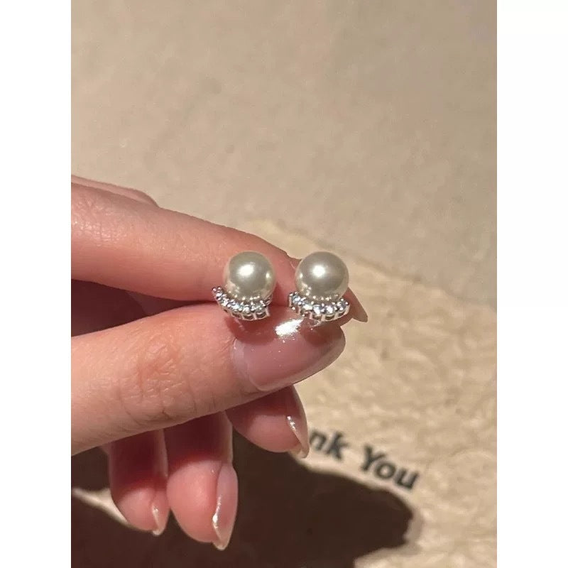 Women's High-grade Small Zircon Pearl Special Interest Light Luxury Retro Personality Earrings