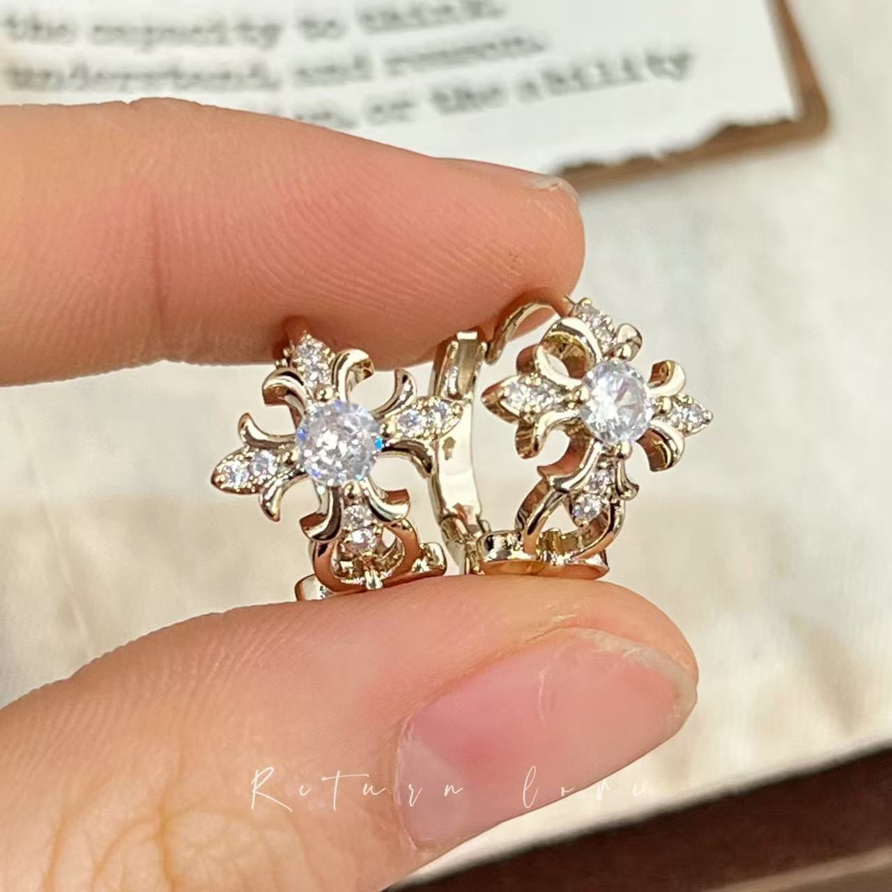 Retro Coffee Golden Cross Flower-de-luce Planet Ear Clip Earrings