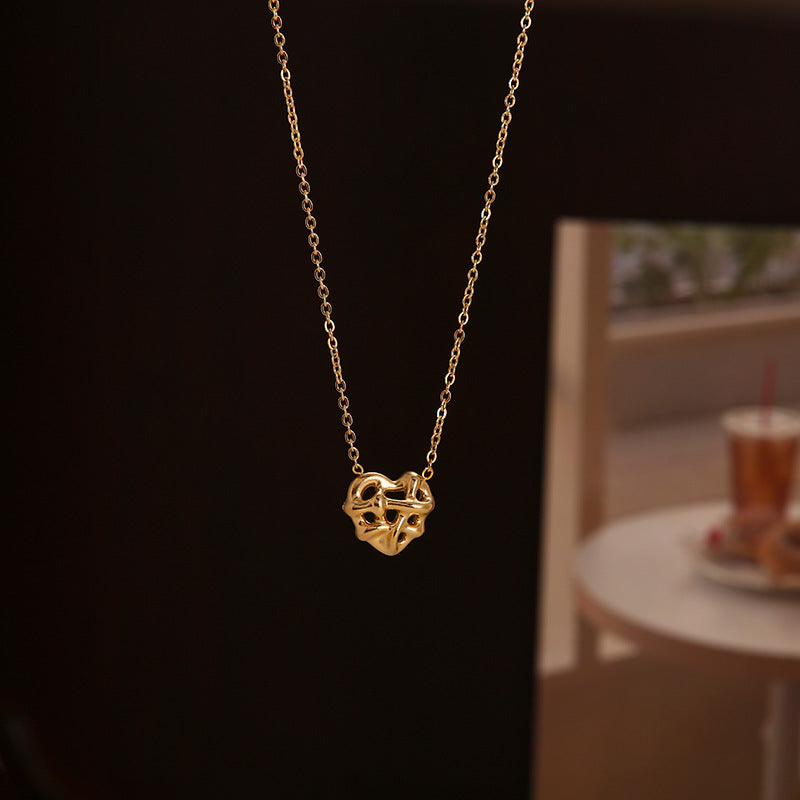 Winding Heart Style Gold-plated Titanium Steel Woven Peach Necklace