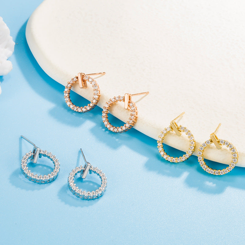 Women's Round Hollow Super Flash Rhinestone Minimalist Fashion Stud Earrings