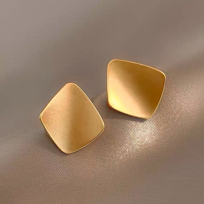 Women's Golden Light Luxury High-grade Metal Design Earrings