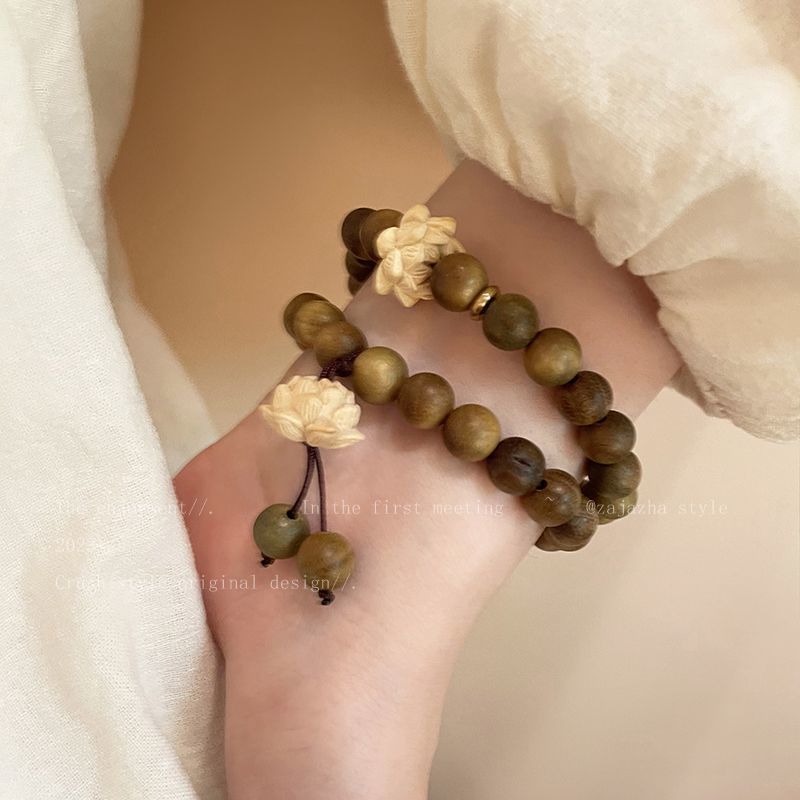 Women's Green Sandalwood String Beads Lotus Chinese Bracelet
