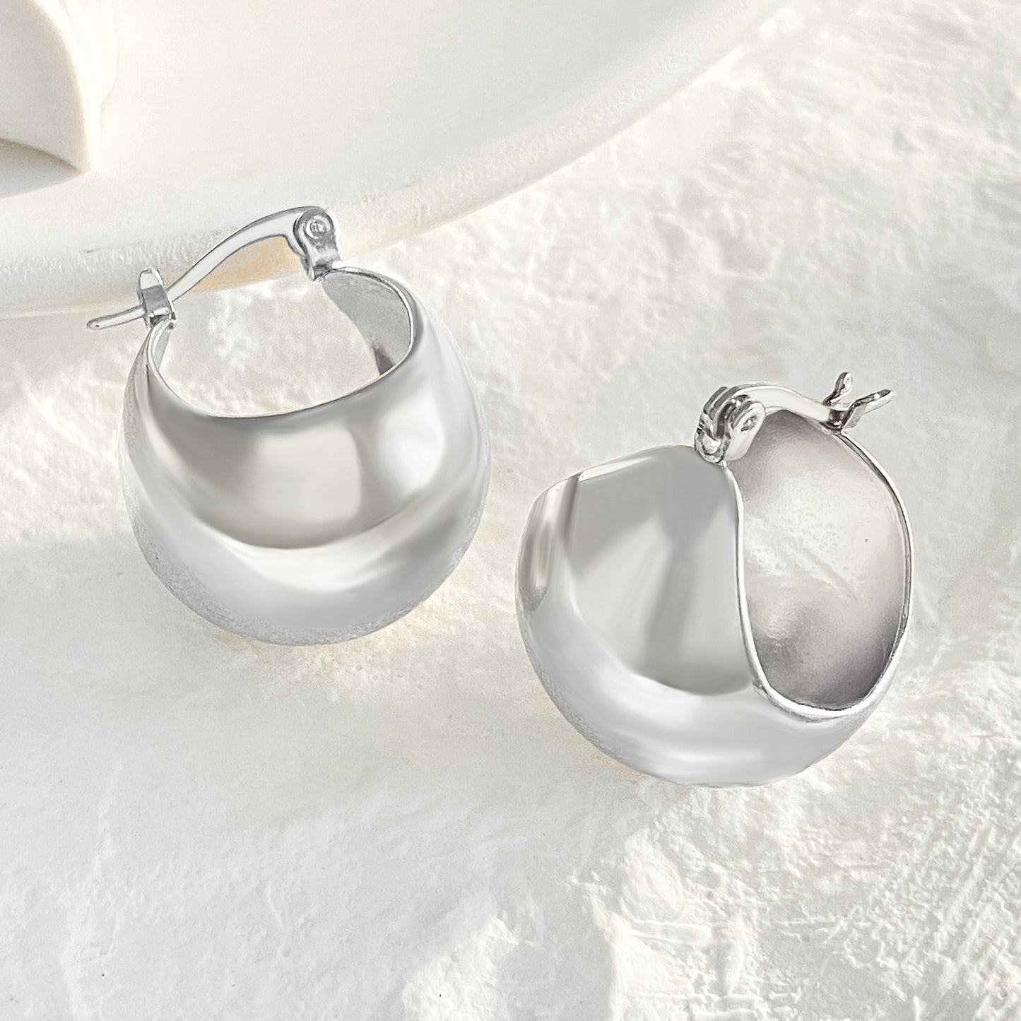 Alloy Retro Water Drop Ear Punk Simple Niche Glossy Teardrop Earrings