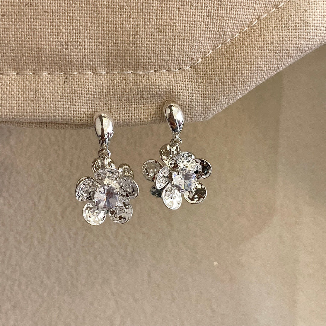 Women's Double-sided Petal Light Luxury Minority High-grade Fashionable Stud Earrings