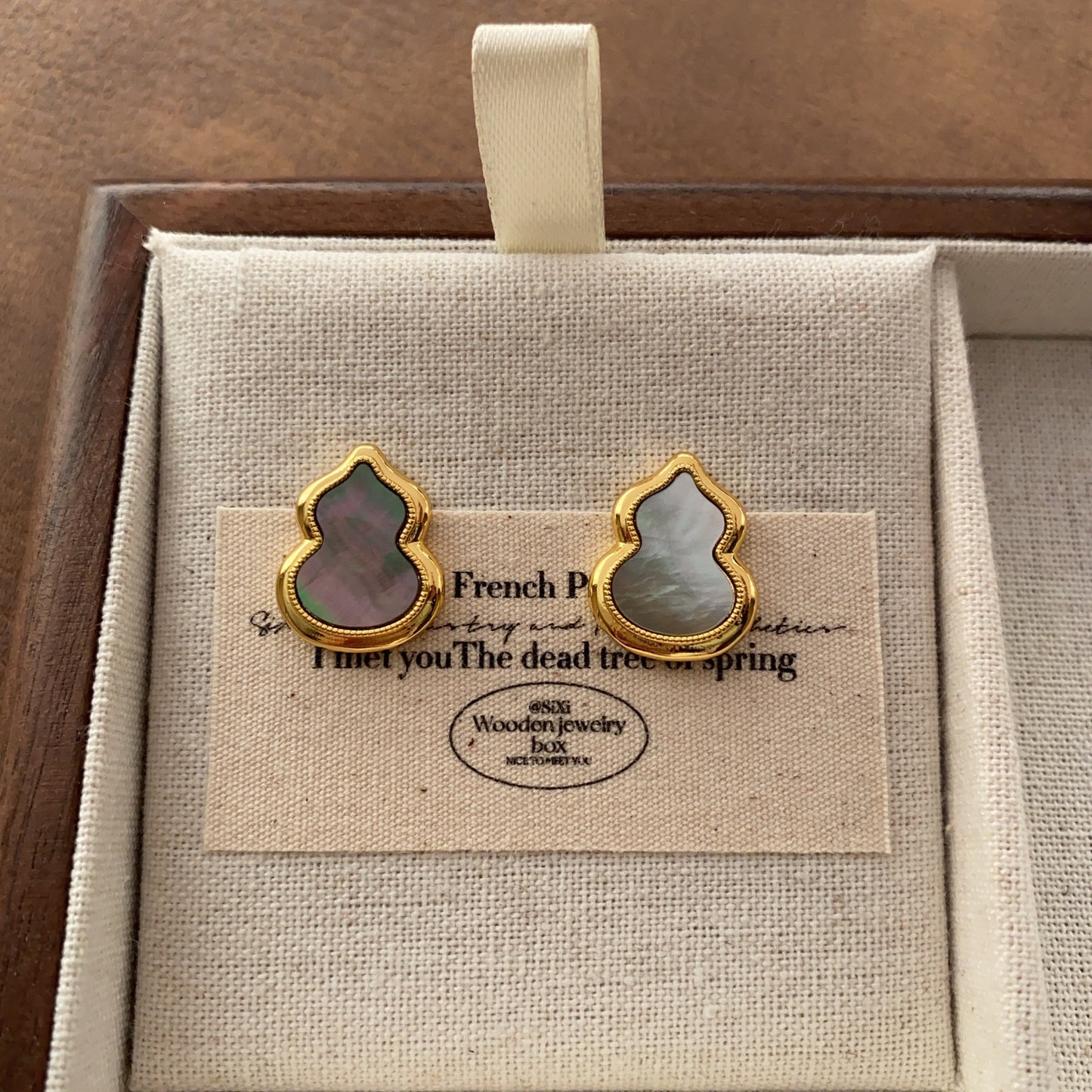 Women's Retro Affordable Luxury Fritillary Shell Light Lucky Romantic Fashion Stud Earrings