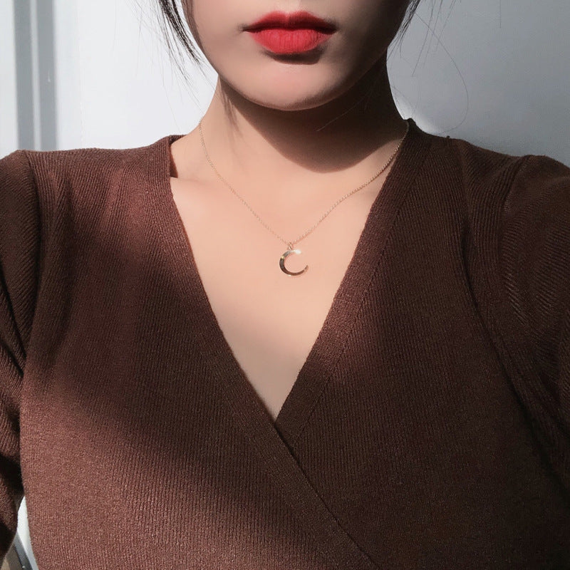 Female Fashion Clavicle Chain Short Simple Temperamental Cold Necklace