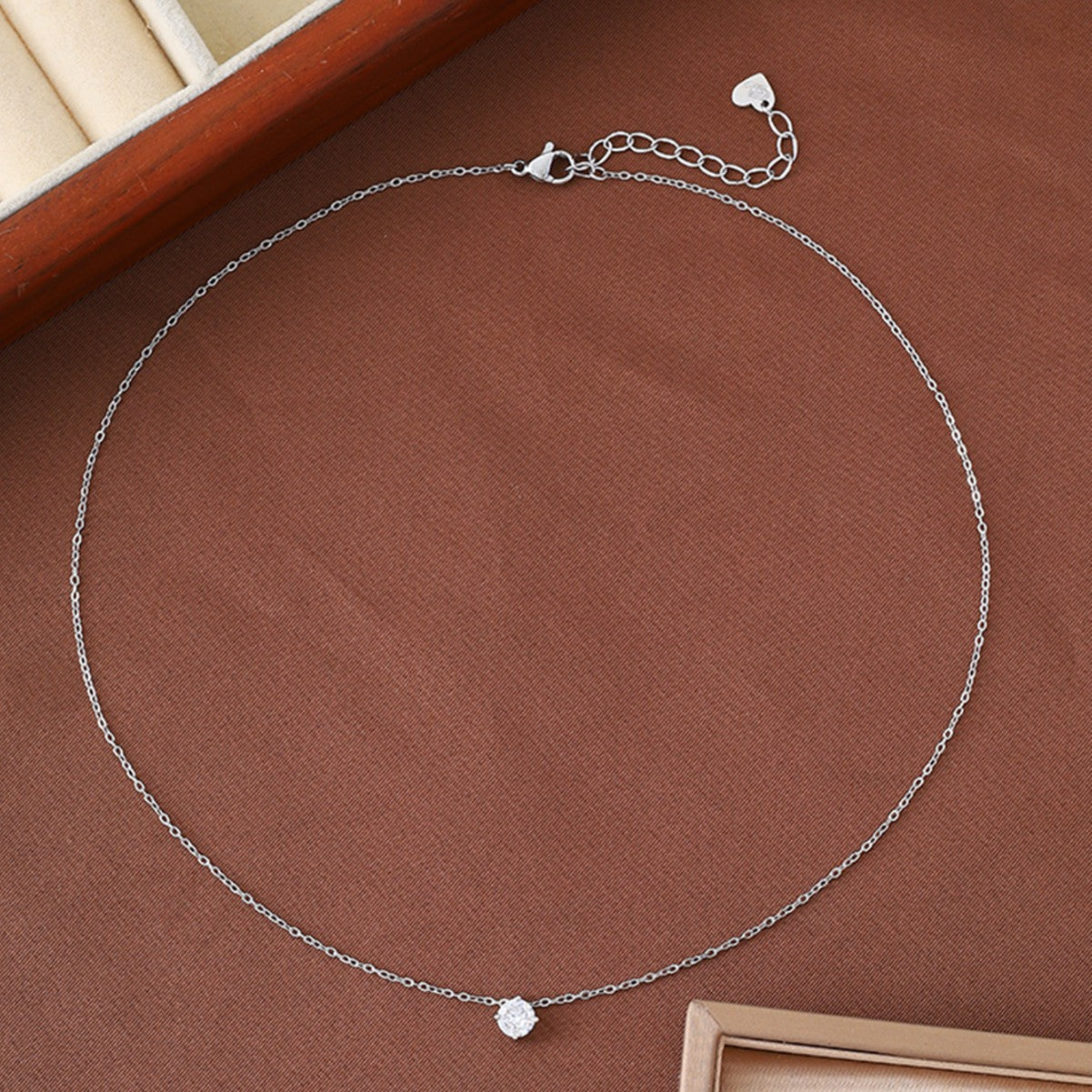 Women's Single Small Zircon Clavicle Chain Neck Minimalist Style Necklace