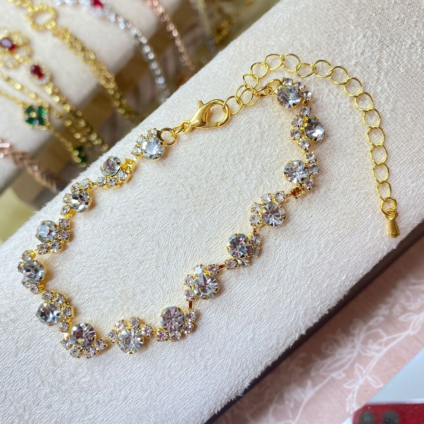 Shining Full Diamond Alloy Female Niche Design Light Bracelet