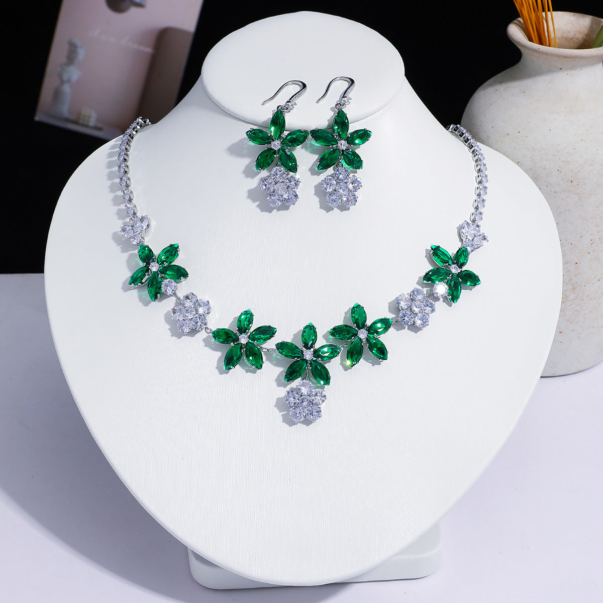 Fashion Trend Zircon Green Butterfly Tassel Necklace