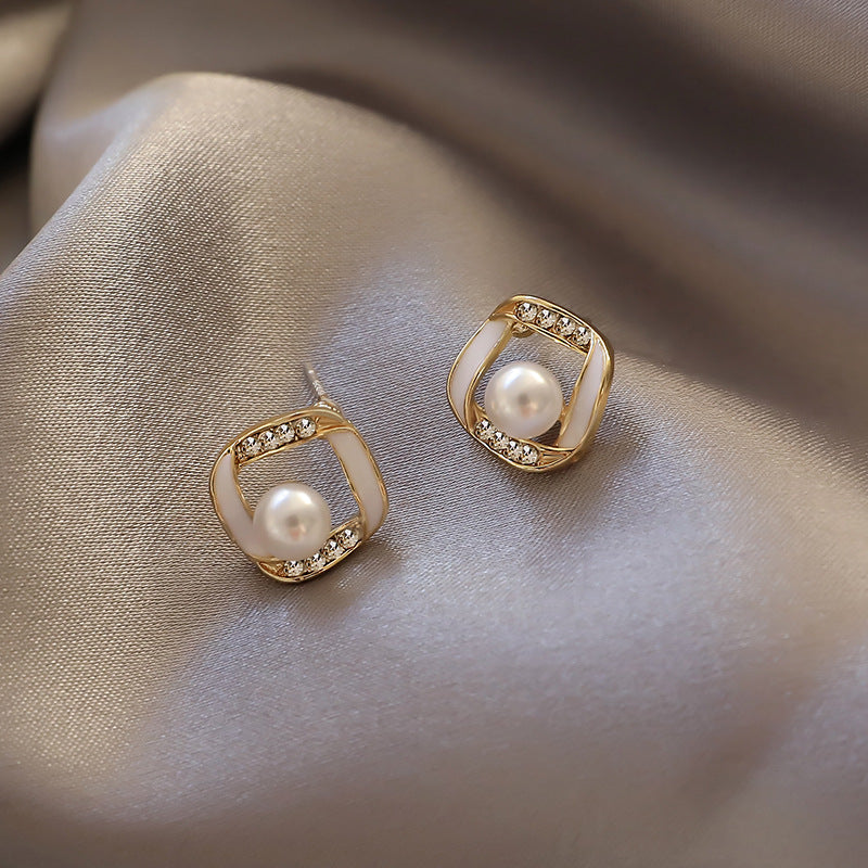 Women's Golden Light Luxury High-grade Metal Design Earrings