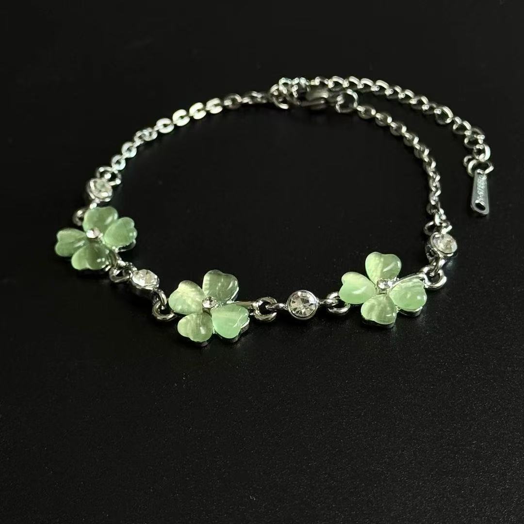 Women's Green Advanced Simple Niche Design Light Bracelet