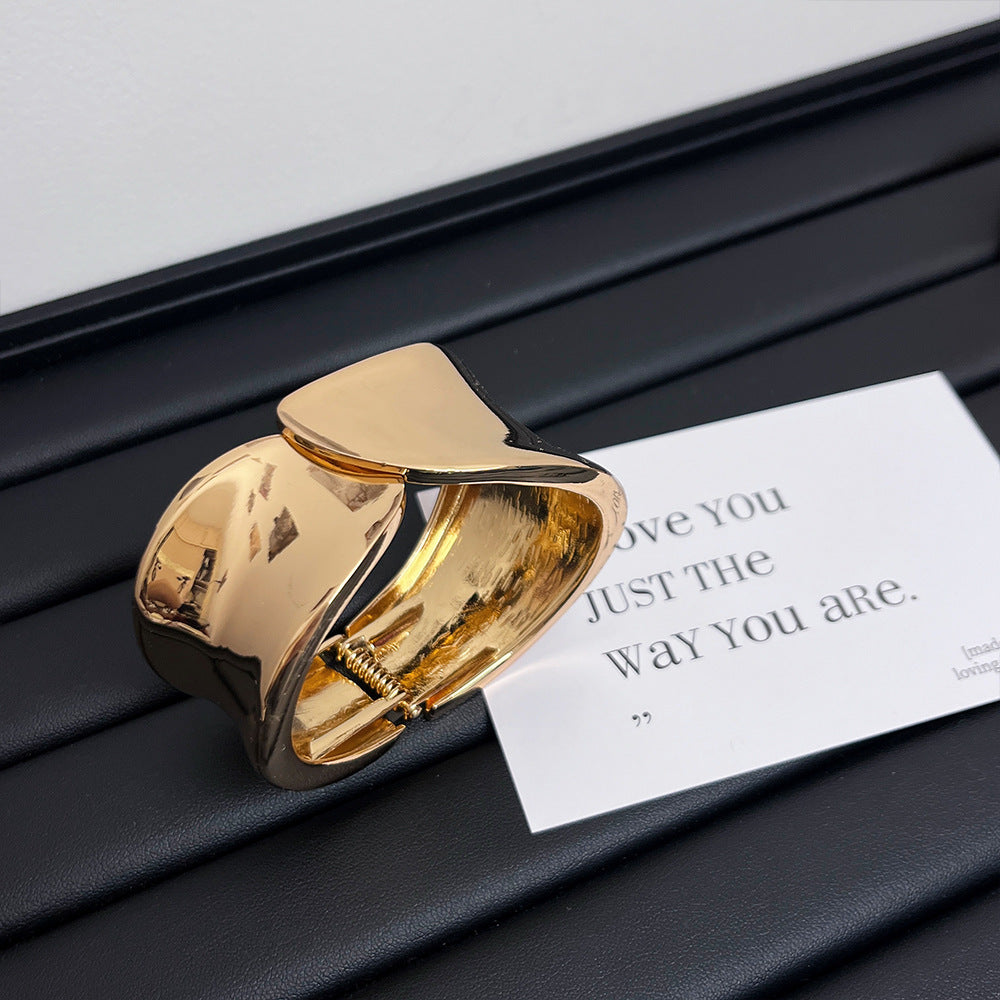 Gold Open Summer Exaggerated Personality Glossy Electroplated Alloy Bracelet