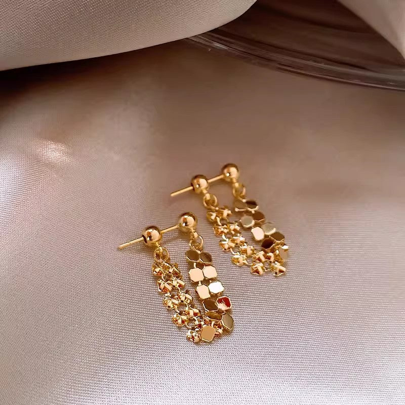 Simple Clip Exaggerated Design Elegant Wild Special Interest Light Luxury Ear Buckle