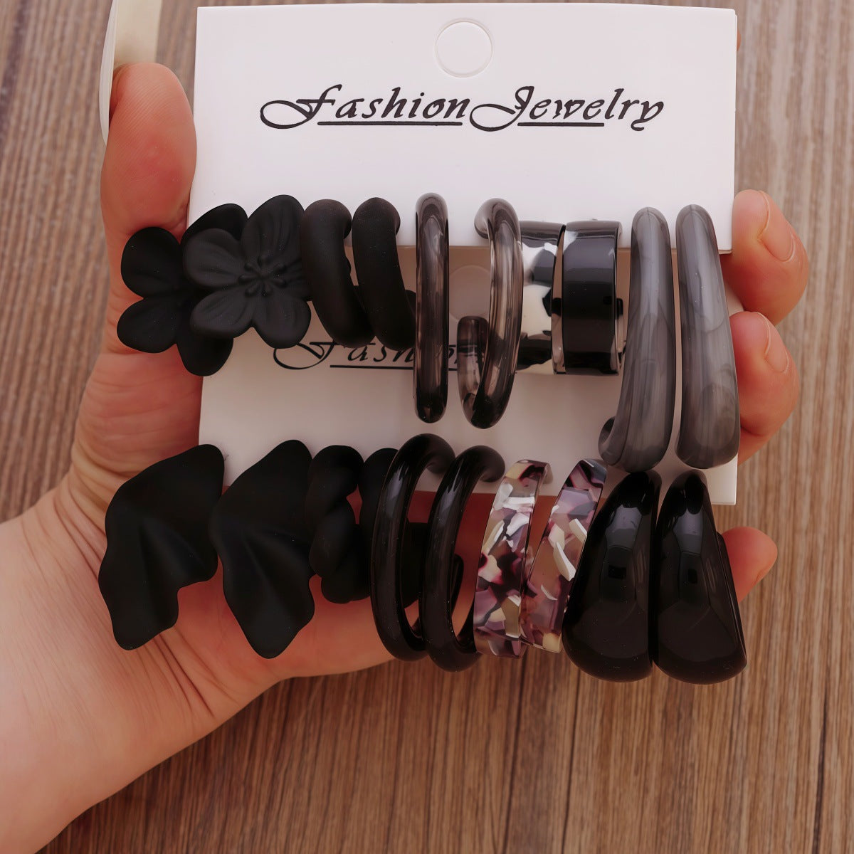 Women's Fashion Suit Temperament Wild Personality Trendy Style Earrings