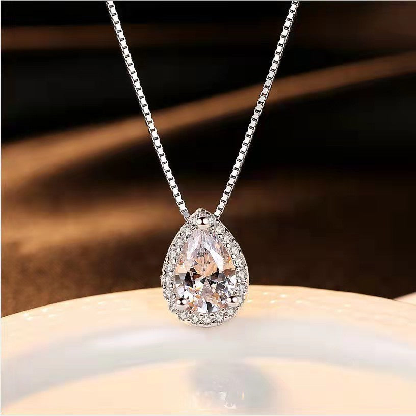 Imitation Imported Diamond Plated Eight Hearts Pendants