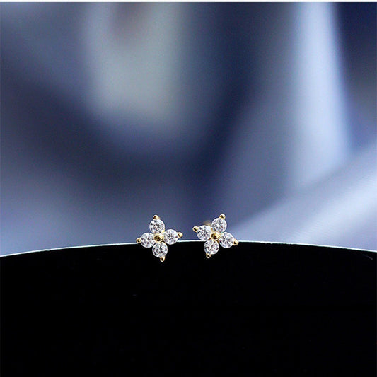 Women's Clover Ear Light Luxury Sweet Diamond Small Flower Shape Mini Rings