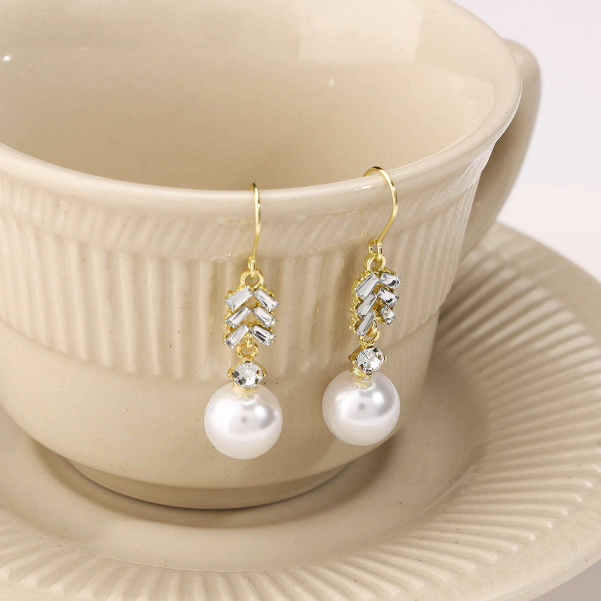 Minority Design Light Luxury Versatile Fashion Lines Exquisite Micro Inlay Earrings