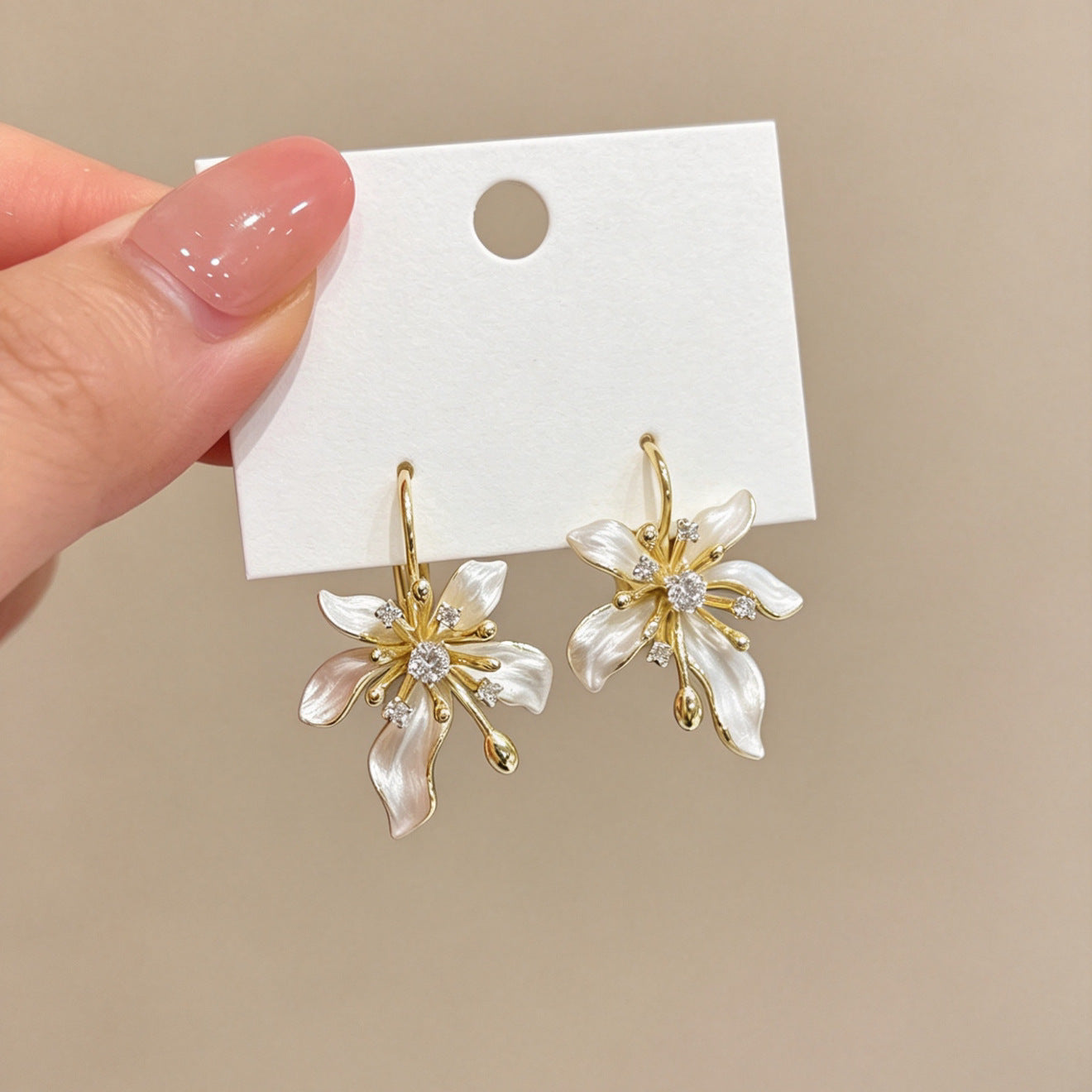Women's Gentle Drip Glazed Flower Zircon Fashion Temperamental Rings