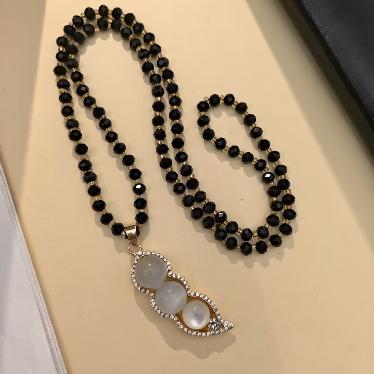 Women's Elegant Sweater Chain Temperament Wild Long Crystal Simple High-grade Necklace
