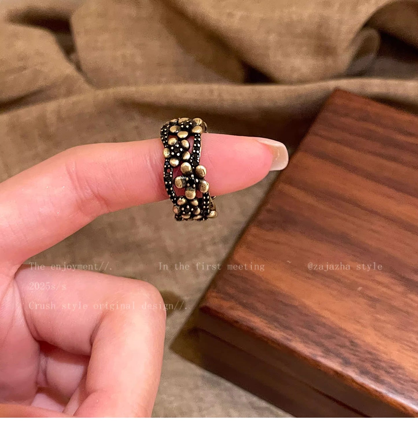Women's Vintage Love Heart-shaped Ethnic Style Twin Ring