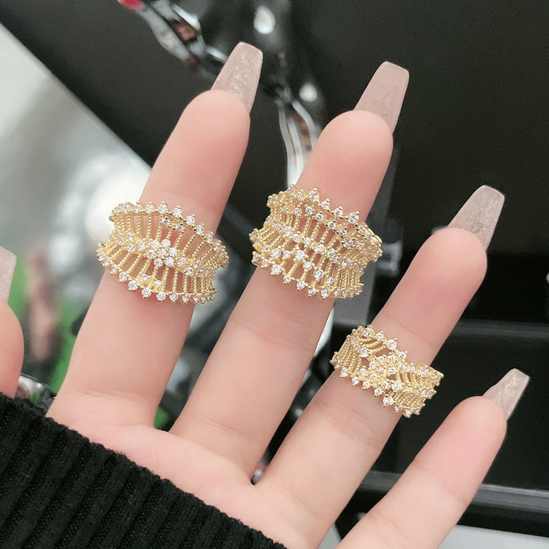 Style Baroque High-grade Female Temperament Lace Rings