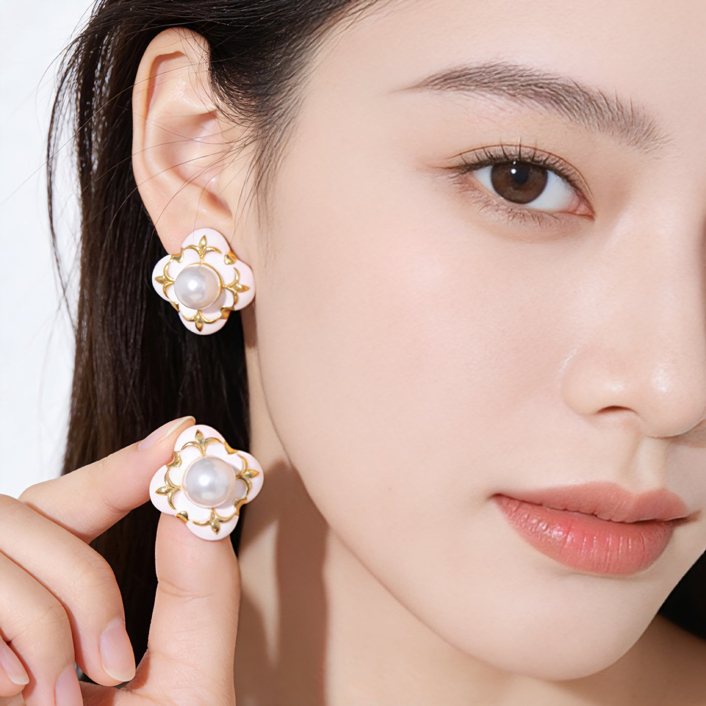 Light Retro Gorgeous Temperament High Sense Ear Stud Earrings