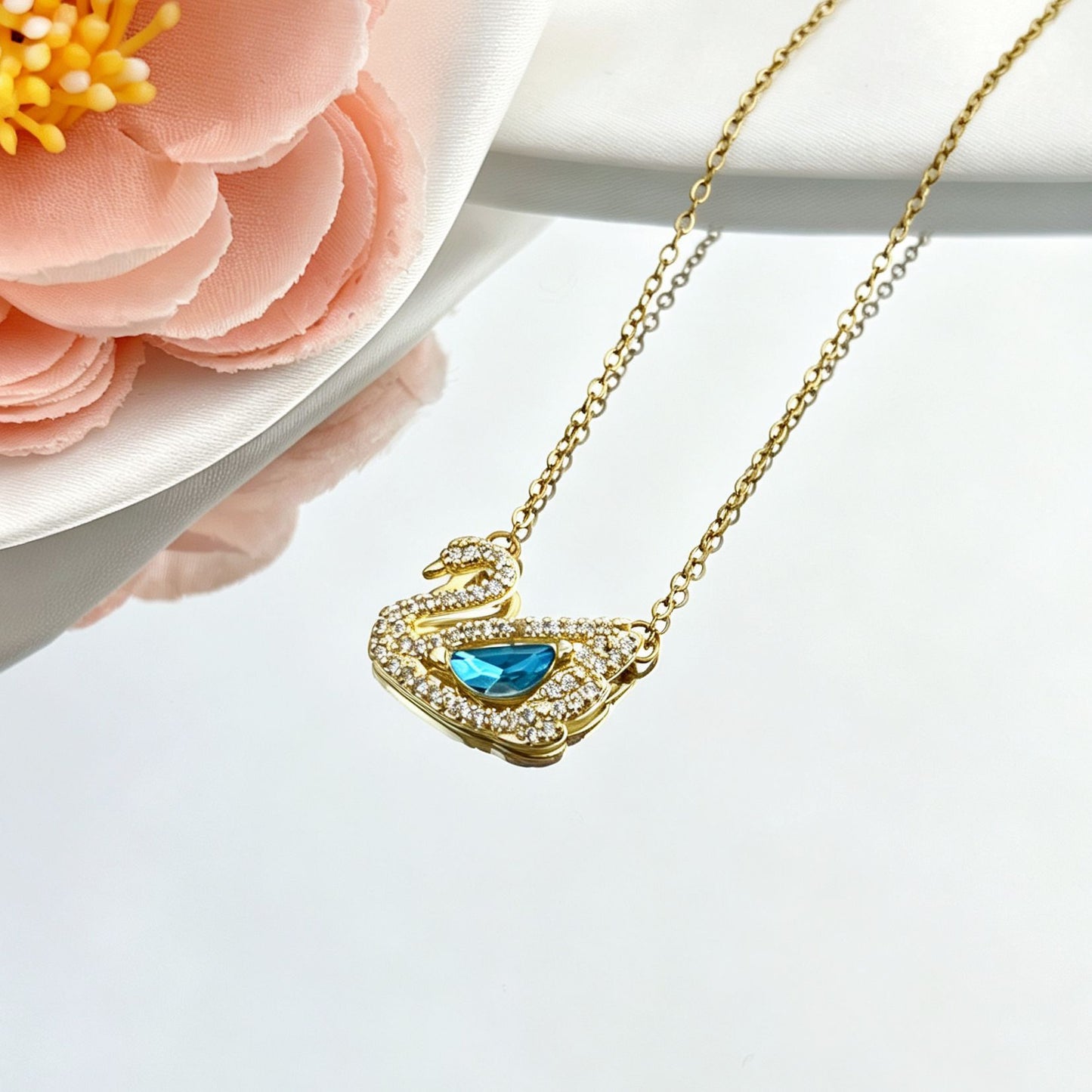 Women's Swan Light Luxury High-grade Clavicle Chain Elegant Necklace