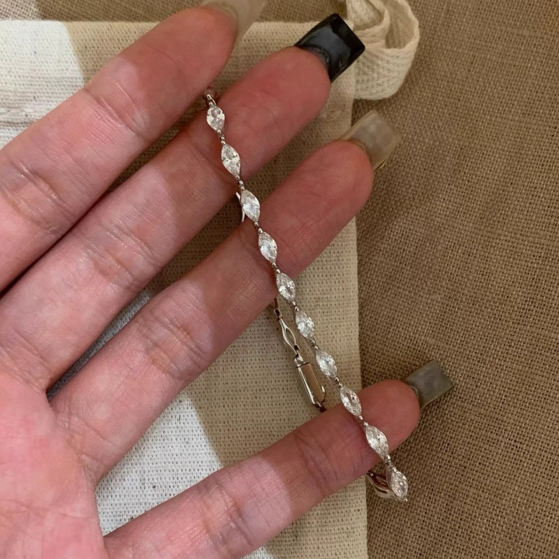 Very Fine Horse Eye Full Diamond High-grade Bracelets