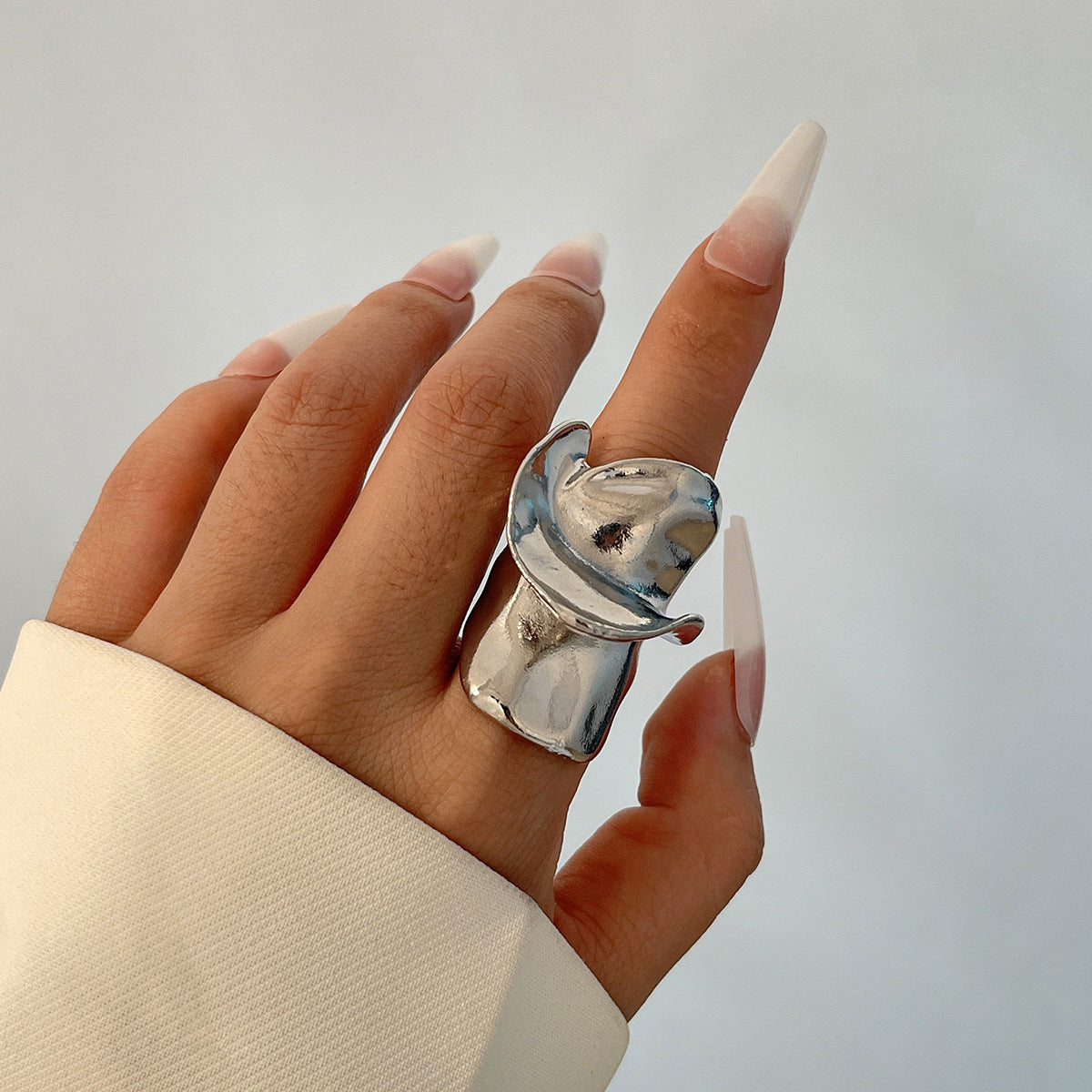 Glossy Surface Female Texture Water Drop Open Egg Face Ring
