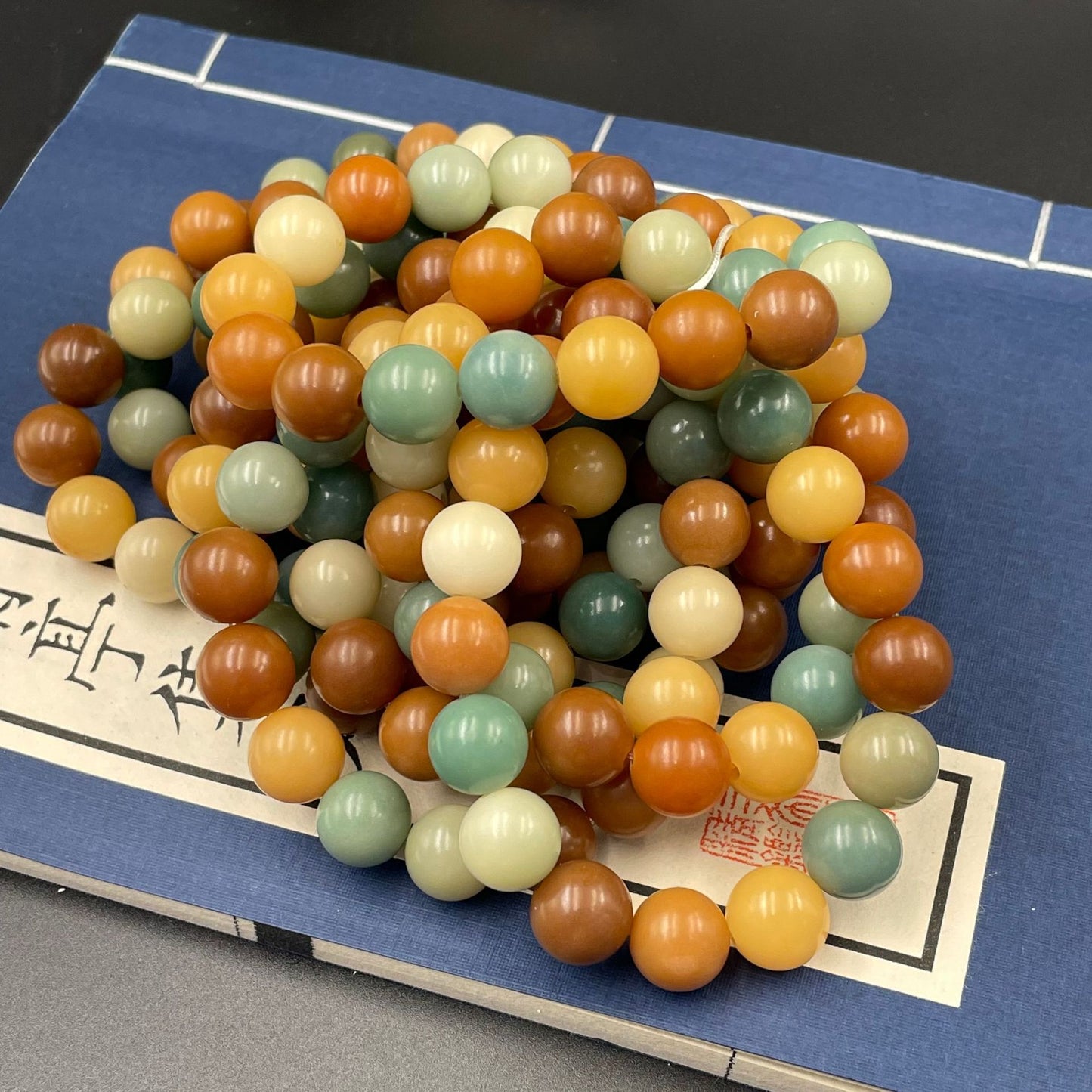 Women's & Men's Flowers Bodhi Pliable Temperament Hand Toy Charcoal Seed Crafts Single Bracelet