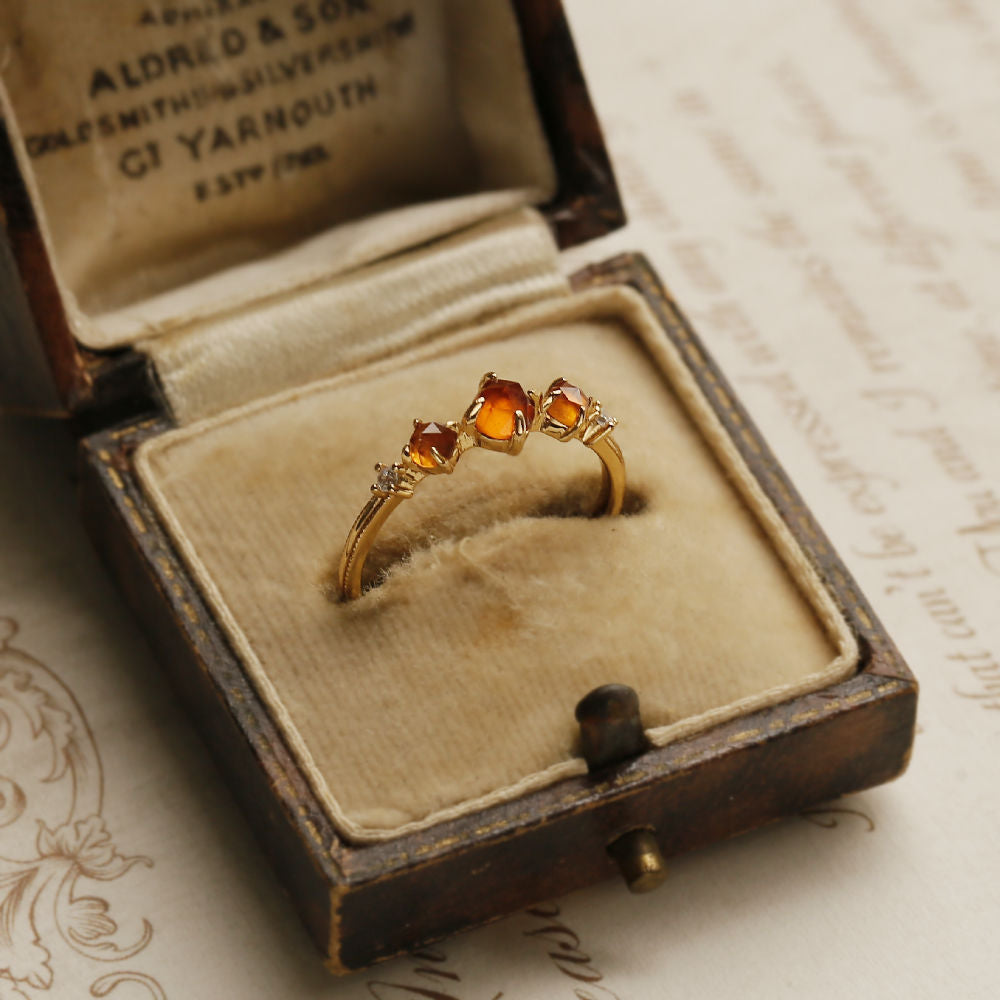 Women's Fantasy Orange Garnet High-grade Retro Temperament Rings