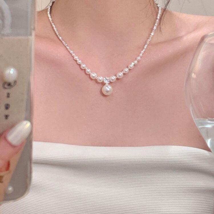 Women's Light Luxury Sier For Design High-grade Fur Fashion Necklaces